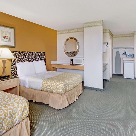 Days Hotel By Wyndham Methuen Ma Conference Center Exterior photo