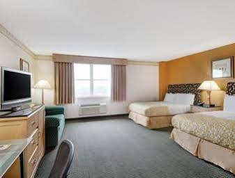 Days Hotel By Wyndham Methuen Ma Conference Center Exterior photo
